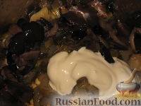 Фото приготовления рецепта: Сырный суп с лапшой и брокколи - шаг №1