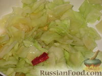 Фото приготовления рецепта: Восточный салат из капусты - шаг №8