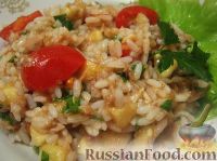 Фото к рецепту: Салат из тунца с рисом, помидорами и бананами