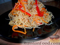Фото к рецепту: Рисовая лапша с мясом и овощами