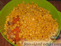 Фото приготовления рецепта: Грибной салат "Мухомор" - шаг №6