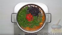 Фото приготовления рецепта: Закусочный морковный рулет с сыром и крабовыми палочками - шаг №15