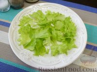 Фото приготовления рецепта: Салат с сухариками и беконом - шаг №10