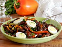 Фото приготовления рецепта: Салат из фасоли с болгарским перцем и яйцами - шаг №8
