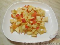 Фото приготовления рецепта: Тушеная индейка с яблоками и луком - шаг №5