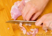 Фото приготовления рецепта: Окрошка на квасе, со свининой, колбасой и базиликом - шаг №11