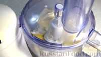 Фото приготовления рецепта: Творожные кексы с изюмом - шаг №2