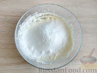 Фото приготовления рецепта: Творожно-лимонный кекс с изюмом - шаг №6