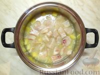 Фото приготовления рецепта: Молочный суп с рыбой - шаг №7
