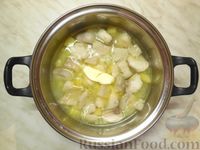 Фото приготовления рецепта: Молочный суп с рыбой - шаг №8