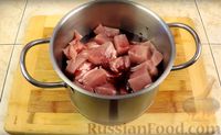 Фото приготовления рецепта: Афелия (свинина, тушенная в вине) - шаг №3
