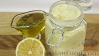 Фото приготовления рецепта: Домашний майонез с оливковым маслом и соком лимона - шаг №5