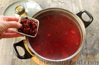 Фото приготовления рецепта: Свекольный суп с говядиной и красной фасолью - шаг №7