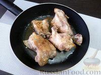 Фото приготовления рецепта: Курица в чесночном соусе - шаг №4