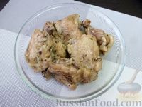 Фото приготовления рецепта: Курица в чесночном соусе - шаг №9