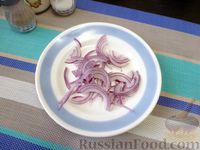 Фото приготовления рецепта: Салат из фасоли, помидоров и сельдерея - шаг №3
