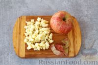 Фото приготовления рецепта: Закуска из яиц, яблок и лука, с сельдью - шаг №5