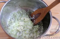 Фото приготовления рецепта: Похлёбка с грибами, овощами, бобовыми и перловкой - шаг №4