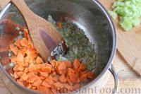 Фото приготовления рецепта: Похлёбка с грибами, овощами, бобовыми и перловкой - шаг №5