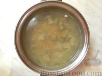 Фото приготовления рецепта: Гречневый суп с картофельными клёцками и говядиной - шаг №11
