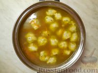 Фото приготовления рецепта: Гречневый суп с картофельными клёцками и говядиной - шаг №19