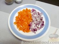 Фото приготовления рецепта: Салат с копчёной курицей, корейской морковью и фасолью - шаг №3