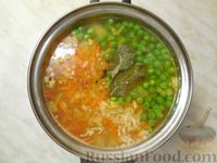 Фото приготовления рецепта: Гороховый суп с копчёными ребрышками (из двух видов гороха) - шаг №12