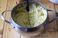Фото приготовления рецепта: Картофельные маффины с сыром - шаг №7