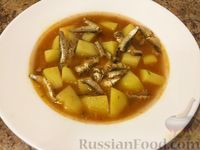Фото приготовления рецепта: Суп из консервированной рыбы - шаг №6