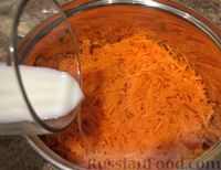 Фото приготовления рецепта: Оладьи из моркови - шаг №3
