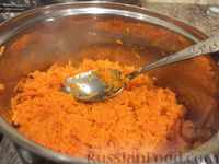 Фото приготовления рецепта: Оладьи из моркови - шаг №4