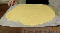 Фото приготовления рецепта: Песочное печенье с отварным яичным белком - шаг №5