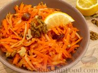 Фото к рецепту: Витаминный салат из моркови, яблок, фиников и орехов