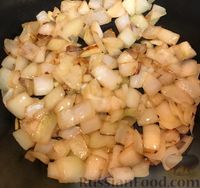 Фото приготовления рецепта: Овощное рагу с кабачками и грибами - шаг №11
