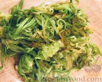 Фото приготовления рецепта: Спагетти с кабачками, авокадо и базиликом - шаг №6