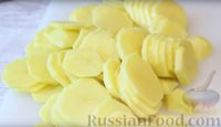 Фото приготовления рецепта: Картофельная запеканка с фаршем и помидорами - шаг №4