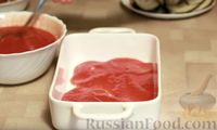 Фото приготовления рецепта: Рулетики из баклажанов, маринованные в томатном соусе - шаг №12