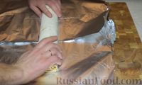 Фото приготовления рецепта: Рулетики из лаваша (три варианта: с колбасой, шпротами и крабовыми палочками) - шаг №21
