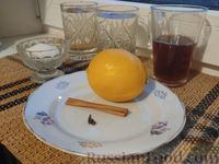 Фото приготовления рецепта: Грог ромовый с лимоном и пряностями - шаг №1
