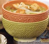 Фото к рецепту: Гороховый суп-пюре с пармезаном и гренками