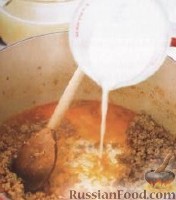 Фото приготовления рецепта: Макароны с фаршем в сливочно-томатном соусе, на сковороде - шаг №5