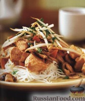 Фото к рецепту: Курица жареная (стир-фрай) по-тайски