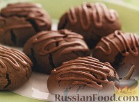 Фото к рецепту: Шоколадное печенье с миндальной глазурью