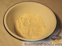 Фото приготовления рецепта: Ленивые пельмени на сковороде, тушенные в сметане - шаг №15