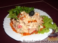 Фото приготовления рецепта: Салат с красной икрой - шаг №2