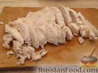 Фото приготовления рецепта: Салат с курицей "Грибная полянка" - шаг №3