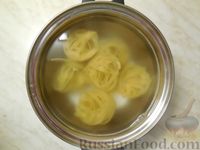 Фото приготовления рецепта: Паста со шпинатно-грибным соусом - шаг №5