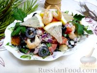 Фото к рецепту: Рыбный салат с креветками и сухариками