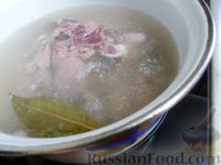 Фото приготовления рецепта: Салат "Ледоход" с куриной печенью и желе из бульона - шаг №3