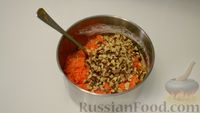 Фото приготовления рецепта: Морковный торт "Панда" с сырным кремом - шаг №6